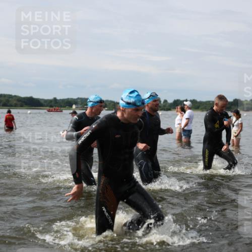 21.06.2026 - Viking Triathlon Michael Strokosch http://msf.ph/oto/9819513 21.06.2026 10:45:24 Schwimmen 37, 48, 54, 85, 105, 147, 158, 273, 274, 302, 354, 376, 540, 562, 635 meine-sportfotos.de