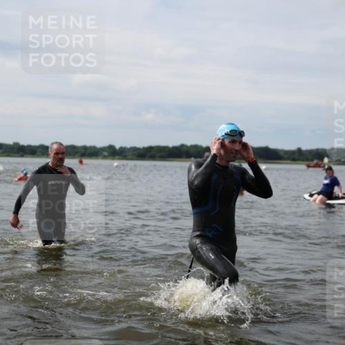 21.06.2026 - Viking Triathlon Michael Strokosch http://msf.ph/oto/9819523 21.06.2026 10:45:30 Schwimmen 37, 54, 85, 105, 147, 158, 274, 302, 376, 540, 562, 635 meine-sportfotos.de