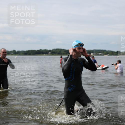 21.06.2026 - Viking Triathlon Michael Strokosch http://msf.ph/oto/9819525 21.06.2026 10:45:31 Schwimmen 37, 54, 85, 105, 158, 376, 540, 562, 635 meine-sportfotos.de