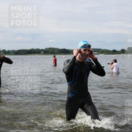 21.06.2026 - Viking Triathlon Michael Strokosch http://msf.ph/oto/9819526 21.06.2026 10:45:31 Schwimmen 37, 54, 85, 105, 158, 376, 540, 562, 635 meine-sportfotos.de