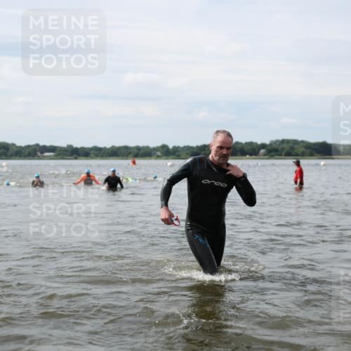 21.06.2026 - Viking Triathlon Michael Strokosch http://msf.ph/oto/9819528 21.06.2026 10:45:32 Schwimmen 37, 54, 85, 158, 376, 540, 562 meine-sportfotos.de