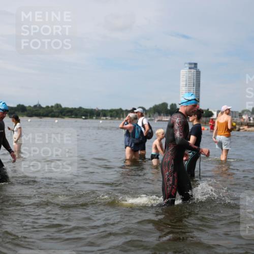 21.06.2026 - Viking Triathlon Michael Strokosch http://msf.ph/oto/9819564 21.06.2026 10:46:00 Schwimmen 91, 107, 138, 172, 196, 245, 331, 389, 403, 405, 448, 494, 510, 534, 539, 555, 563 meine-sportfotos.de