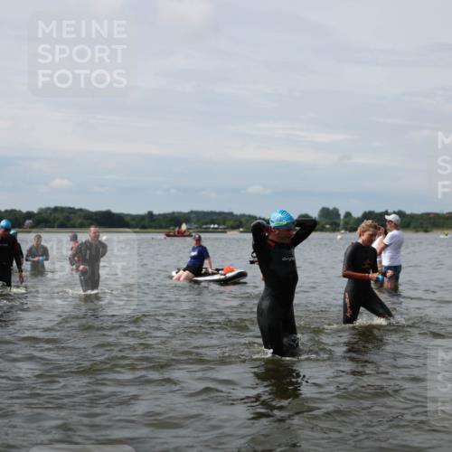 21.06.2026 - Viking Triathlon Michael Strokosch http://msf.ph/oto/9819573 21.06.2026 10:46:04 Schwimmen 91, 107, 138, 196, 245, 322, 324, 331, 403, 448, 494, 510, 534, 539, 555, 563 meine-sportfotos.de