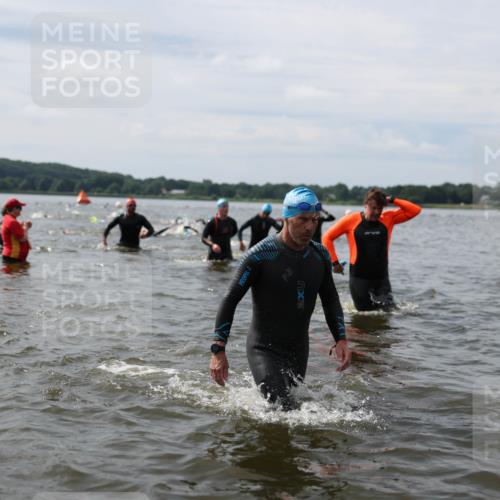 21.06.2026 - Viking Triathlon Michael Strokosch http://msf.ph/oto/9819630 21.06.2026 10:46:38 Schwimmen 156, 173, 217, 260, 341, 358, 363, 388, 414, 443, 476, 650, 670 meine-sportfotos.de