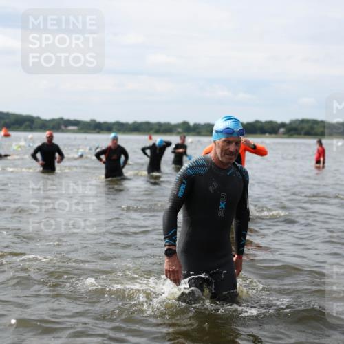 21.06.2026 - Viking Triathlon Michael Strokosch http://msf.ph/oto/9819633 21.06.2026 10:46:39 Schwimmen 156, 173, 217, 260, 341, 358, 363, 414, 443, 476, 650, 670 meine-sportfotos.de