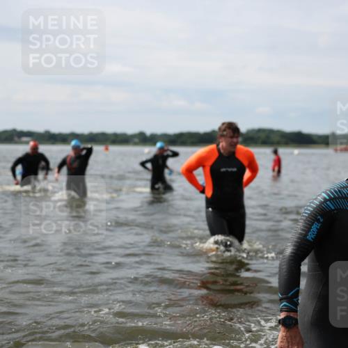 21.06.2026 - Viking Triathlon Michael Strokosch http://msf.ph/oto/9819636 21.06.2026 10:46:40 Schwimmen 156, 173, 217, 260, 313, 341, 358, 363, 414, 443, 476, 650, 670 meine-sportfotos.de