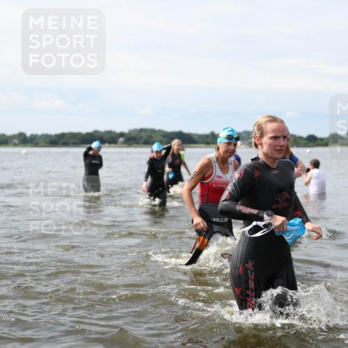 21.06.2026 - Viking Triathlon Michael Strokosch http://msf.ph/oto/9819716 21.06.2026 10:47:23 Schwimmen 56, 116, 123, 183, 212, 297, 304, 317, 352, 353, 469, 554, 571 meine-sportfotos.de