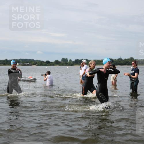 21.06.2026 - Viking Triathlon Michael Strokosch http://msf.ph/oto/9819727 21.06.2026 10:47:27 Schwimmen 56, 123, 183, 212, 297, 304, 317, 352, 353, 469, 554, 571 meine-sportfotos.de