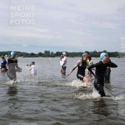 21.06.2026 - Viking Triathlon Michael Strokosch http://msf.ph/oto/9819729 21.06.2026 10:47:28 Schwimmen 56, 123, 183, 212, 297, 304, 317, 352, 353, 469, 554, 571, 574 meine-sportfotos.de