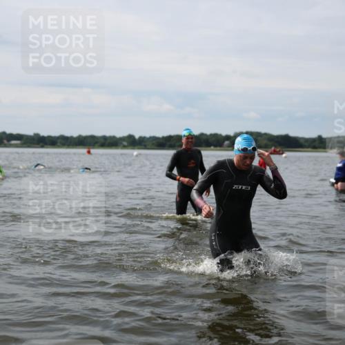 21.06.2026 - Viking Triathlon Michael Strokosch http://msf.ph/oto/9819736 21.06.2026 10:47:31 Schwimmen 56, 123, 183, 297, 304, 352, 353, 469, 554, 571, 574 meine-sportfotos.de