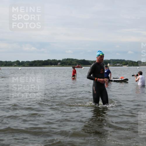 21.06.2026 - Viking Triathlon Michael Strokosch http://msf.ph/oto/9819746 21.06.2026 10:47:34 Schwimmen 56, 297, 304, 353, 469, 554, 571, 574 meine-sportfotos.de