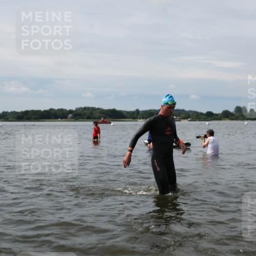 21.06.2026 - Viking Triathlon Michael Strokosch http://msf.ph/oto/9819748 21.06.2026 10:47:34 Schwimmen 56, 297, 304, 353, 469, 554, 571, 574 meine-sportfotos.de