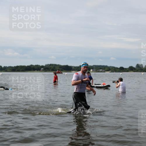 21.06.2026 - Viking Triathlon Michael Strokosch http://msf.ph/oto/9819750 21.06.2026 10:47:44 Schwimmen 56, 60, 297, 554, 574 meine-sportfotos.de