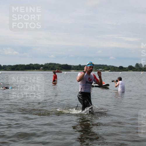 21.06.2026 - Viking Triathlon Michael Strokosch http://msf.ph/oto/9819751 21.06.2026 10:47:44 Schwimmen 56, 60, 297, 554, 574 meine-sportfotos.de