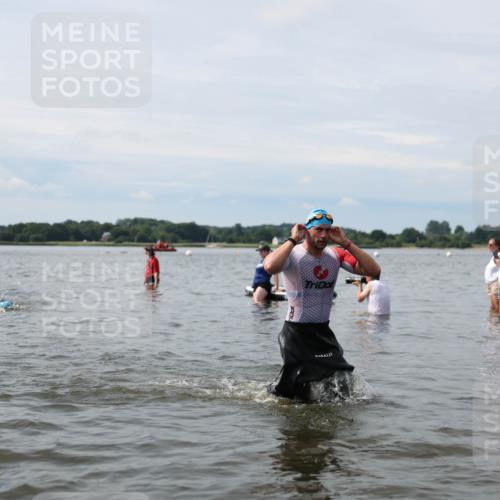 21.06.2026 - Viking Triathlon Michael Strokosch http://msf.ph/oto/9819753 21.06.2026 10:47:45 Schwimmen 56, 60, 297, 574 meine-sportfotos.de