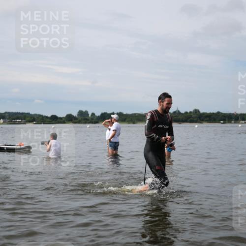 21.06.2026 - Viking Triathlon Michael Strokosch http://msf.ph/oto/9819779 21.06.2026 10:48:18 Schwimmen 101, 185, 207, 209, 306, 495, 662 meine-sportfotos.de
