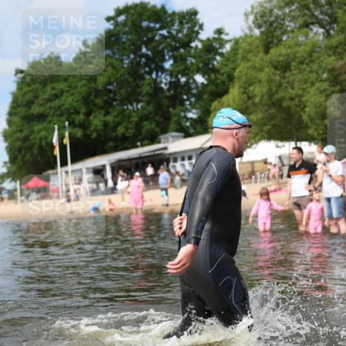 21.06.2026 - Viking Triathlon Michael Strokosch http://msf.ph/oto/9819871 21.06.2026 10:49:23 Schwimmen 206, 314, 463, 483, 541 meine-sportfotos.de