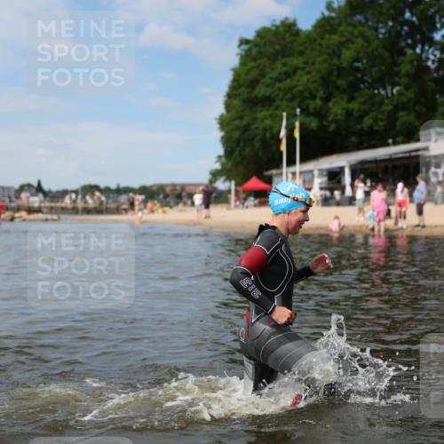 21.06.2026 - Viking Triathlon Michael Strokosch http://msf.ph/oto/9819966 21.06.2026 10:50:31 Schwimmen 57, 261, 295, 416 meine-sportfotos.de