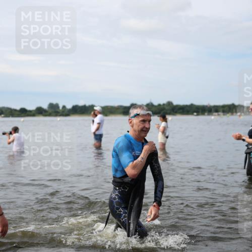 21.06.2026 - Viking Triathlon Michael Strokosch http://msf.ph/oto/9820003 21.06.2026 10:50:57 Schwimmen 66, 76, 184 meine-sportfotos.de