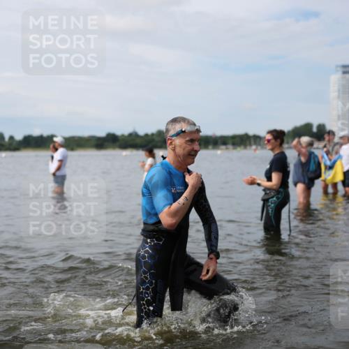 21.06.2026 - Viking Triathlon Michael Strokosch http://msf.ph/oto/9820005 21.06.2026 10:50:58 Schwimmen 66, 76, 184 meine-sportfotos.de