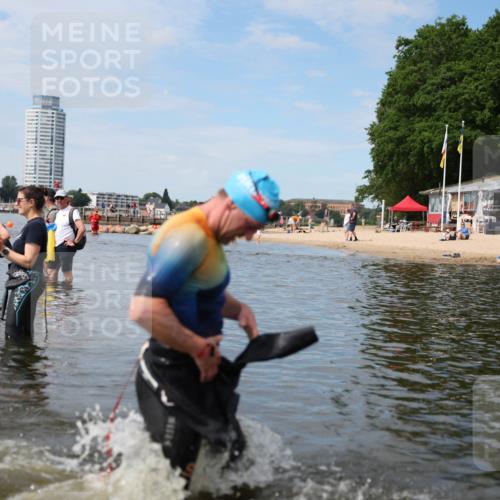 21.06.2026 - Viking Triathlon Michael Strokosch http://msf.ph/oto/9820008 21.06.2026 10:51:23 Schwimmen 335, 609, 628 meine-sportfotos.de