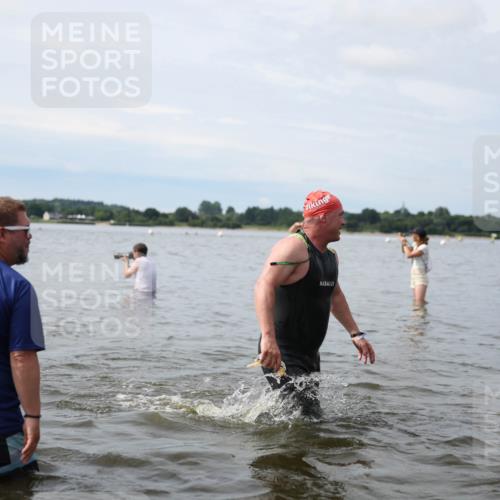 21.06.2026 - Viking Triathlon Michael Strokosch http://msf.ph/oto/9820015 21.06.2026 10:51:26 Schwimmen 335, 609, 628 meine-sportfotos.de