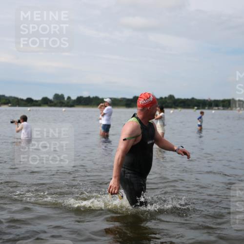 21.06.2026 - Viking Triathlon Michael Strokosch http://msf.ph/oto/9820017 21.06.2026 10:51:26 Schwimmen 335, 609, 628 meine-sportfotos.de