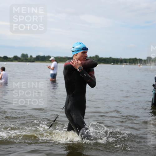 21.06.2026 - Viking Triathlon Michael Strokosch http://msf.ph/oto/9820072 21.06.2026 10:52:19 Schwimmen 40, 222, 624 meine-sportfotos.de