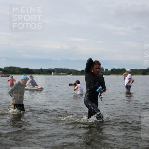 21.06.2026 - Viking Triathlon Michael Strokosch http://msf.ph/oto/9820119 21.06.2026 10:53:07 Schwimmen 92, 133, 307, 433, 471, 532, 564, 622, 661 meine-sportfotos.de