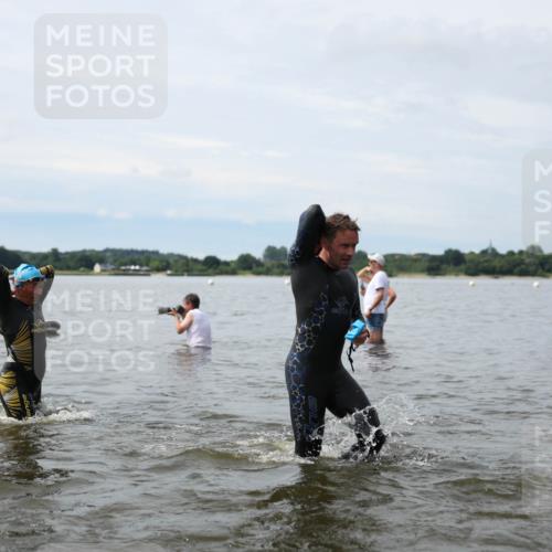 21.06.2026 - Viking Triathlon Michael Strokosch http://msf.ph/oto/9820121 21.06.2026 10:53:07 Schwimmen 92, 133, 307, 433, 471, 532, 564, 622, 661 meine-sportfotos.de