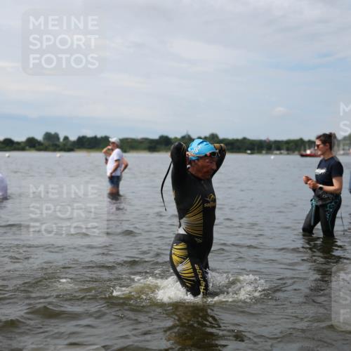 21.06.2026 - Viking Triathlon Michael Strokosch http://msf.ph/oto/9820129 21.06.2026 10:53:11 Schwimmen 92, 133, 283, 307, 433, 471, 564, 622, 661 meine-sportfotos.de