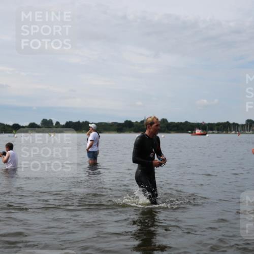 21.06.2026 - Viking Triathlon Michael Strokosch http://msf.ph/oto/9820221 21.06.2026 10:54:29 Schwimmen 275, 413, 427, 504, 557, 613 meine-sportfotos.de