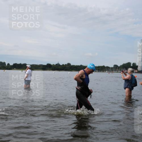 21.06.2026 - Viking Triathlon Michael Strokosch http://msf.ph/oto/9820274 21.06.2026 10:54:56 Schwimmen 52, 160, 244, 309, 347, 424, 509 meine-sportfotos.de