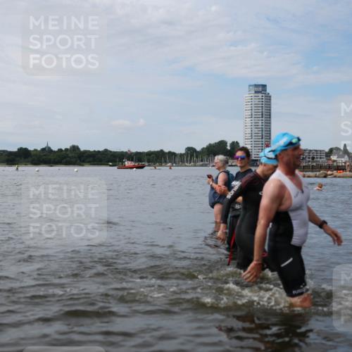 21.06.2026 - Viking Triathlon Michael Strokosch http://msf.ph/oto/9820293 21.06.2026 10:55:12 Schwimmen 305, 344, 561, 566 meine-sportfotos.de