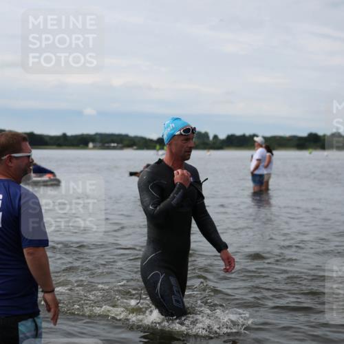 21.06.2026 - Viking Triathlon Michael Strokosch http://msf.ph/oto/9820299 21.06.2026 10:55:21 Schwimmen 81, 305, 344, 417, 561, 566 meine-sportfotos.de