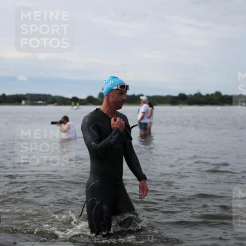 21.06.2026 - Viking Triathlon Michael Strokosch http://msf.ph/oto/9820300 21.06.2026 10:55:21 Schwimmen 81, 305, 344, 417, 561, 566 meine-sportfotos.de
