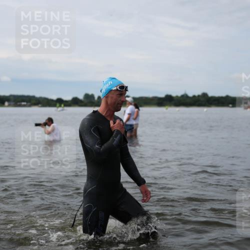 21.06.2026 - Viking Triathlon Michael Strokosch http://msf.ph/oto/9820301 21.06.2026 10:55:21 Schwimmen 81, 305, 344, 417, 561, 566 meine-sportfotos.de