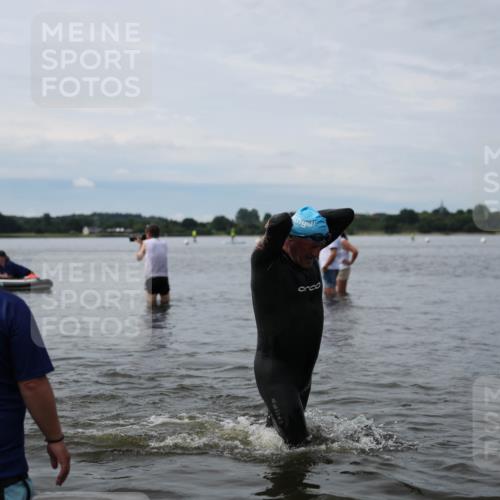 21.06.2026 - Viking Triathlon Michael Strokosch http://msf.ph/oto/9820317 21.06.2026 10:55:35 Schwimmen 77, 81, 417 meine-sportfotos.de
