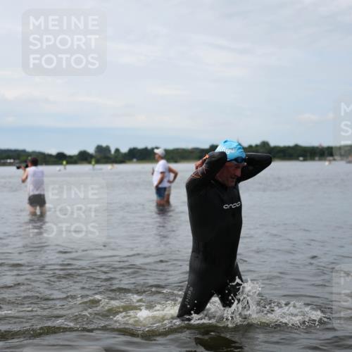 21.06.2026 - Viking Triathlon Michael Strokosch http://msf.ph/oto/9820320 21.06.2026 10:55:36 Schwimmen 77, 81, 264, 417 meine-sportfotos.de