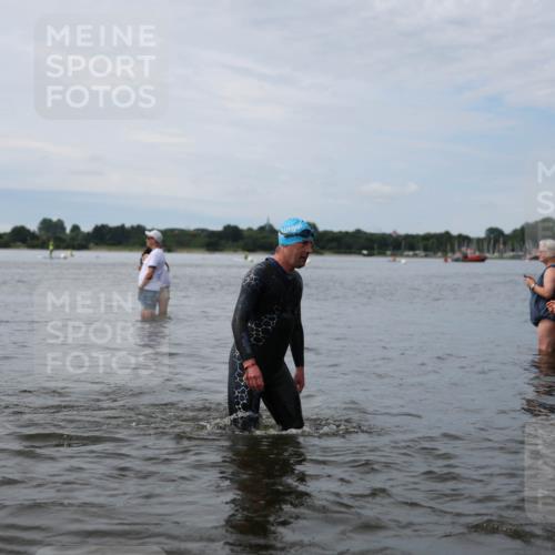 21.06.2026 - Viking Triathlon Michael Strokosch http://msf.ph/oto/9820322 21.06.2026 10:55:41 Schwimmen 77, 81, 264, 417 meine-sportfotos.de