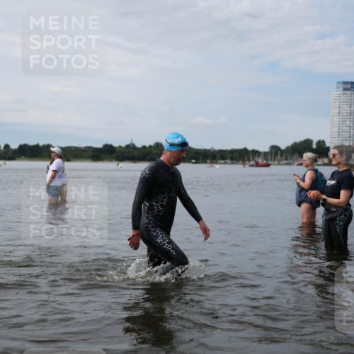 21.06.2026 - Viking Triathlon Michael Strokosch http://msf.ph/oto/9820323 21.06.2026 10:55:41 Schwimmen 77, 81, 264, 417 meine-sportfotos.de
