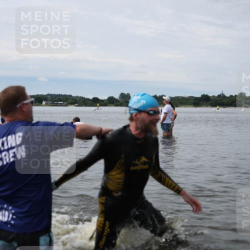 21.06.2026 - Viking Triathlon Michael Strokosch http://msf.ph/oto/9820328 21.06.2026 10:55:53 Schwimmen 77, 117, 264 meine-sportfotos.de