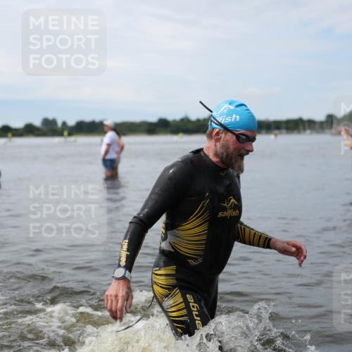 21.06.2026 - Viking Triathlon Michael Strokosch http://msf.ph/oto/9820330 21.06.2026 10:55:53 Schwimmen 77, 117, 264 meine-sportfotos.de