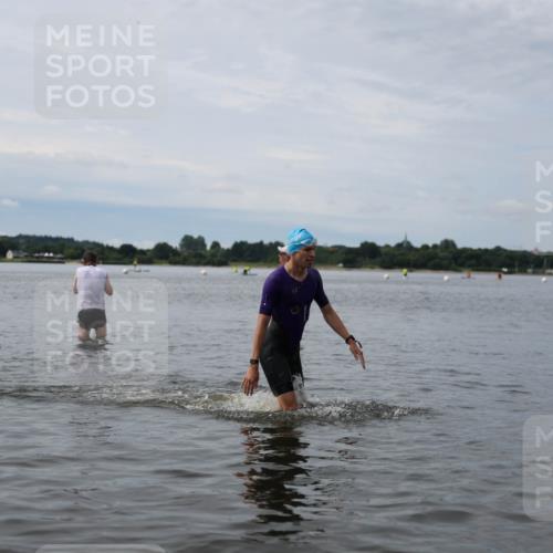 21.06.2026 - Viking Triathlon Michael Strokosch http://msf.ph/oto/9820335 21.06.2026 10:56:05 Schwimmen 24, 117, 357, 502 meine-sportfotos.de