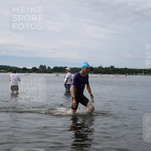 21.06.2026 - Viking Triathlon Michael Strokosch http://msf.ph/oto/9820336 21.06.2026 10:56:05 Schwimmen 24, 117, 357, 502 meine-sportfotos.de