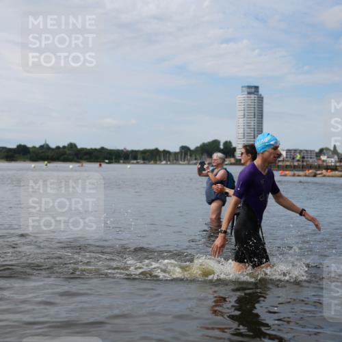 21.06.2026 - Viking Triathlon Michael Strokosch http://msf.ph/oto/9820344 21.06.2026 10:56:07 Schwimmen 24, 117, 357, 502 meine-sportfotos.de