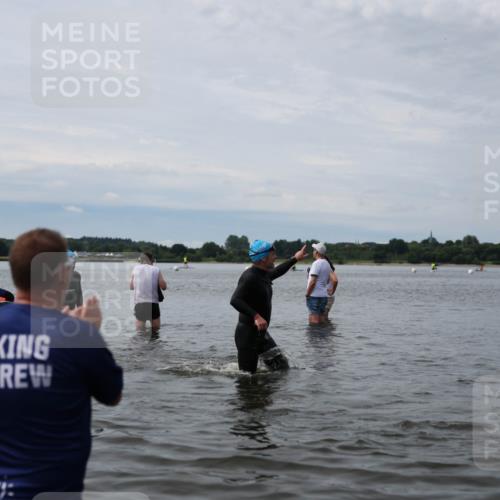 21.06.2026 - Viking Triathlon Michael Strokosch http://msf.ph/oto/9820348 21.06.2026 10:56:10 Schwimmen 24, 117, 127, 357, 502 meine-sportfotos.de