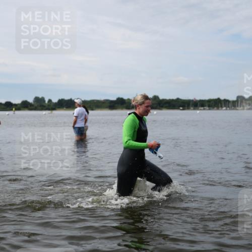 21.06.2026 - Viking Triathlon Michael Strokosch http://msf.ph/oto/9820372 21.06.2026 10:56:21 Schwimmen 24, 127, 357, 374 meine-sportfotos.de