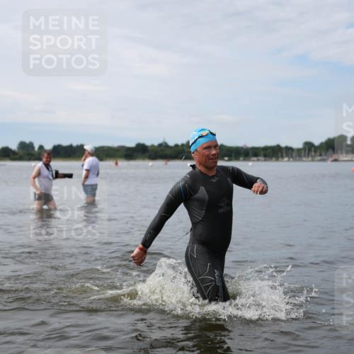 21.06.2026 - Viking Triathlon Michael Strokosch http://msf.ph/oto/9820385 21.06.2026 10:56:36 Schwimmen 374 meine-sportfotos.de