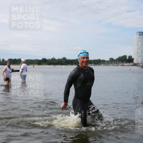 21.06.2026 - Viking Triathlon Michael Strokosch http://msf.ph/oto/9820386 21.06.2026 10:56:37 Schwimmen 374 meine-sportfotos.de